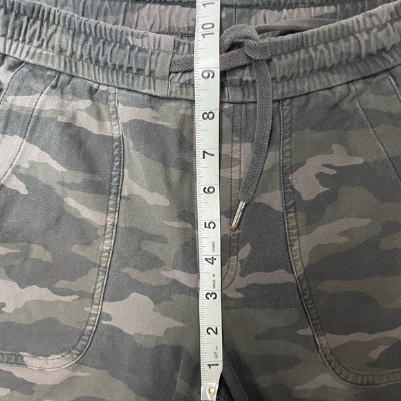 * | Athleta | Camo Farallon Jogger Drawstring Pants. Size 4. - Picture 12 of 14